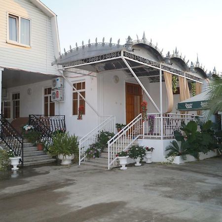 U Aleny Guesthouse Alakhadze Exterior photo